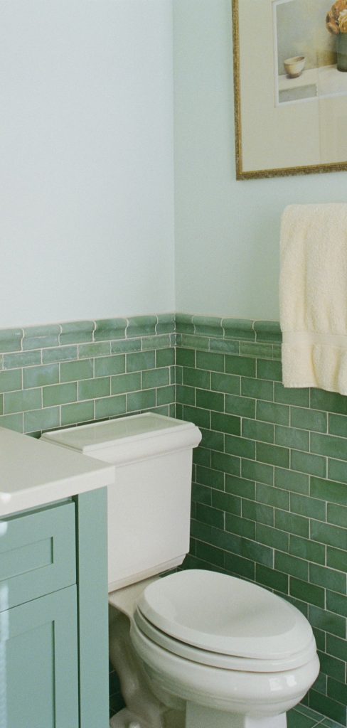 10 Bathroom Wall Decor Ideas to Instantly Refresh Your Space