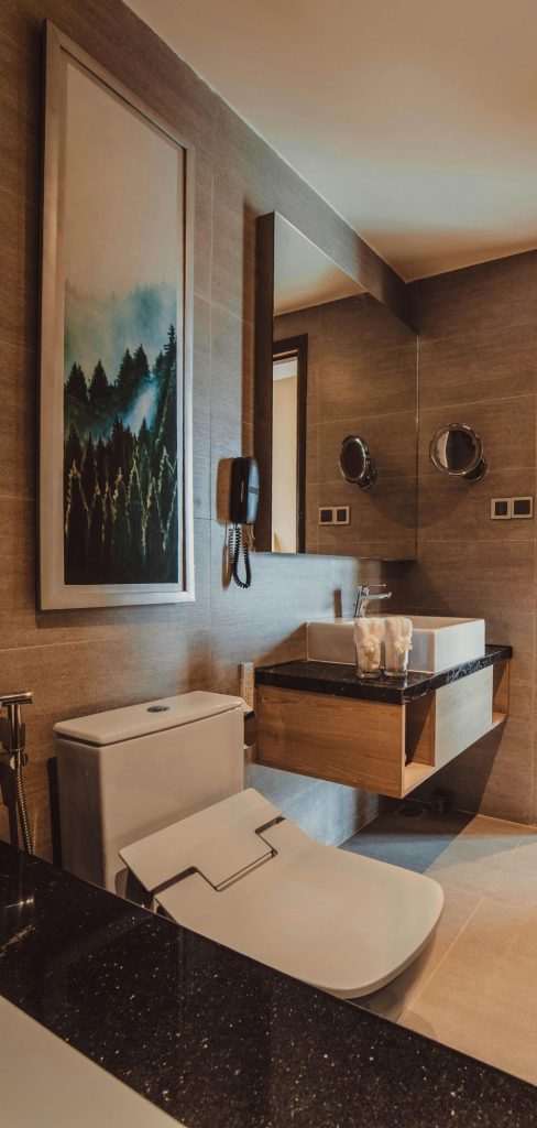 10 Bathroom Wall Decor Ideas to Instantly Refresh Your Space