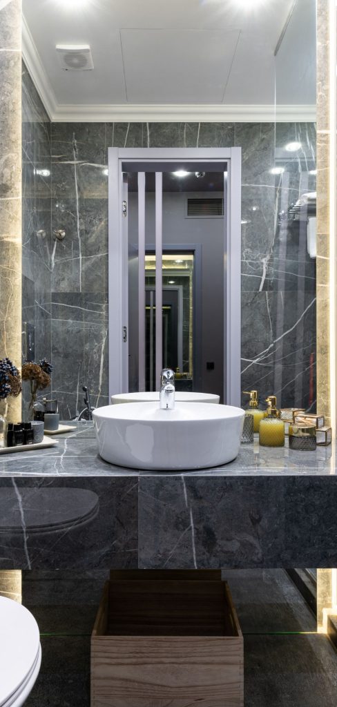 10 Timeless Black and White Wall Art Ideas for a Classic Bathroom
